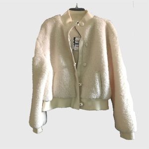 BAR III  White faux fur Jacket. Size XL.